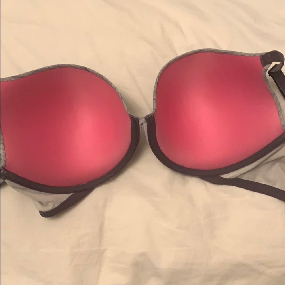 Pink bra - Picture 2 of 3